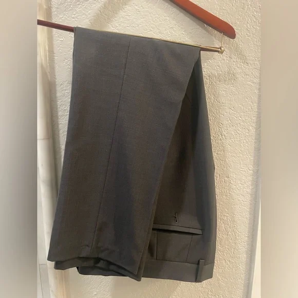 Bar lll Suit - Picture 3 of 3